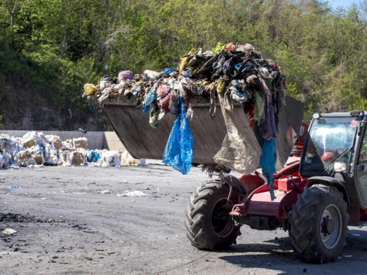 Odpady na Ursynowie – konflikt mieszkańców z nowym operatorem