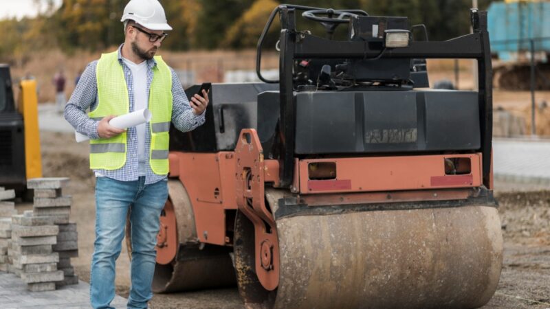 Wieczorne prace remontowe na głównych arteriach Warszawy. Jakie zmiany czekają pasażerów komunikacji miejskiej?