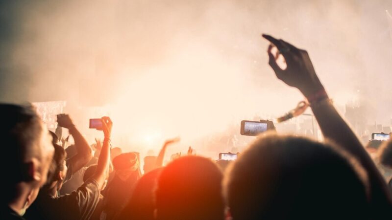 Młoda Scena w Ursynowie: Nowe miejsce dla kreatywnych talentów!