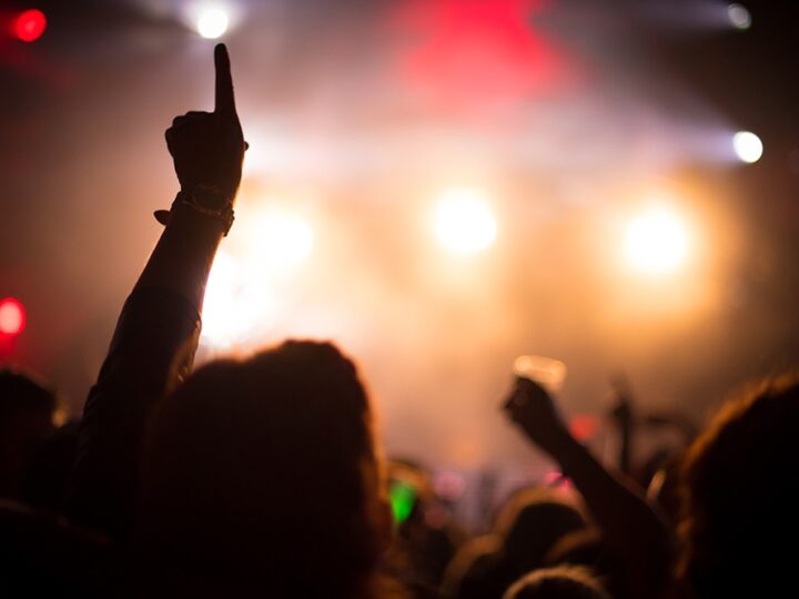 Muzyczna podróż przez kontynenty w Klubie Nugat – dołącz do etnicznych rytmów!