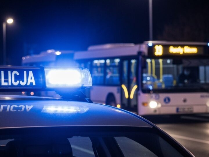 Zatrzymany przestępca seksualny trafił do więzienia po ucieczce przed wymiarem sprawiedliwości