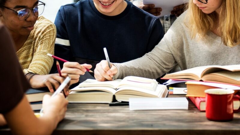 Warsztaty dla bibliotekarzy: zainspiruj się młodzieżowymi zinami!