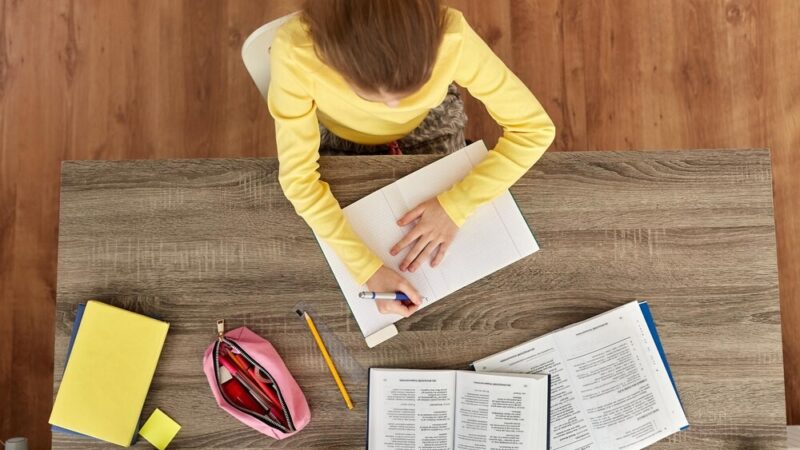 Policja i nauczyciele w walce z uzależnieniami w szkołach