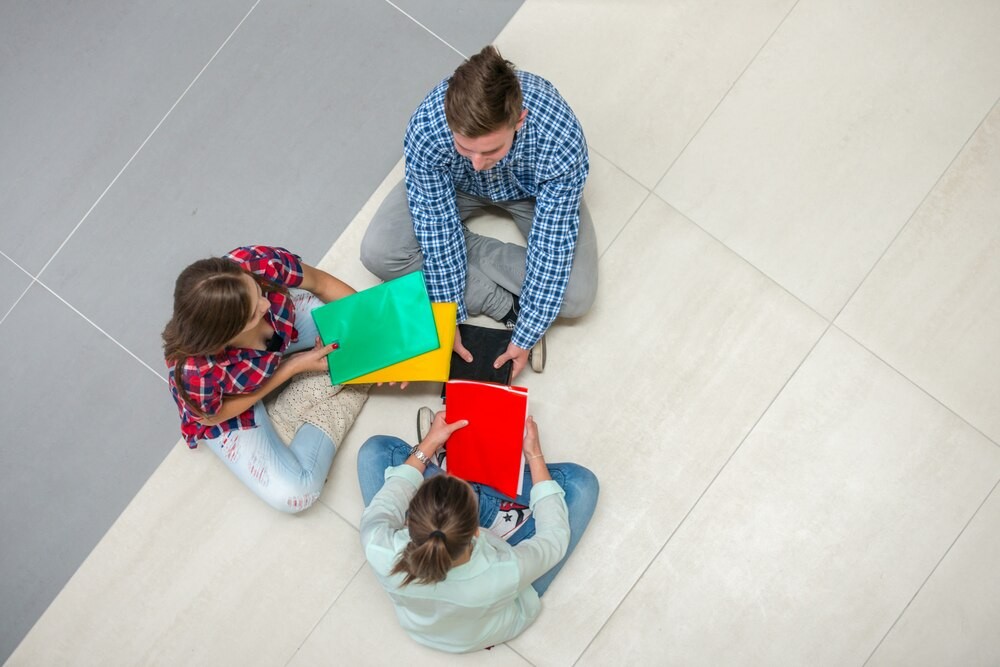 Profilaktyka wśród młodzieży: Odpowiedzialność i zagrożenia w erze cyfrowej