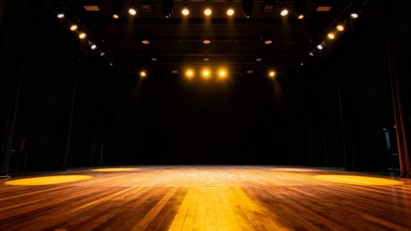 Zimowy mróz? Rozgrzej się komedią „Henio, czyli sposób na babcię”!