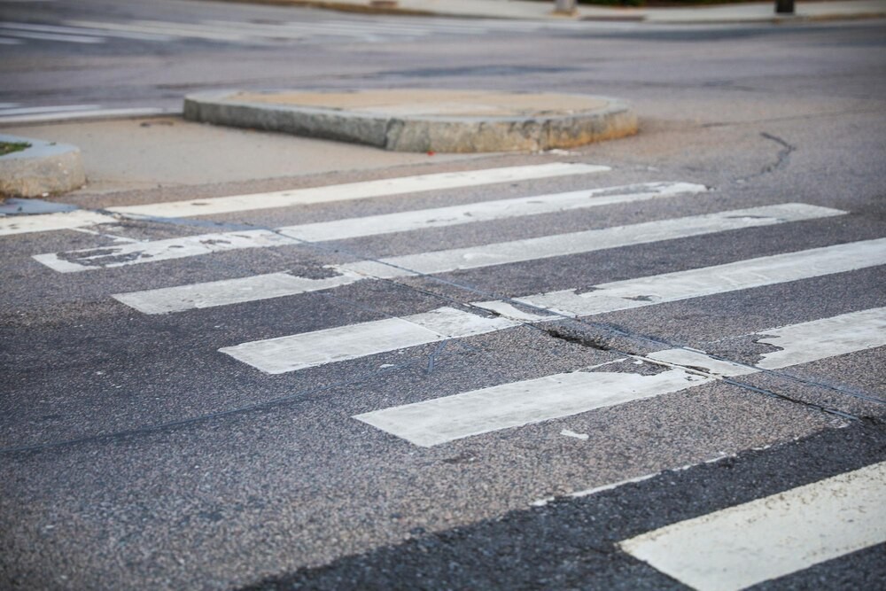 Zimowe zasady bezpieczeństwa dla przedszkolaków: Jak bawić się na śniegu i dotrzeć do przedszkola?