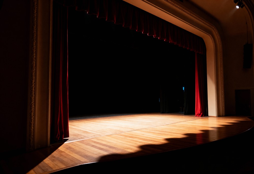 Teatr Kapsl.OK triumfuje na Biesiadzie Teatralnej w Horyńcu!