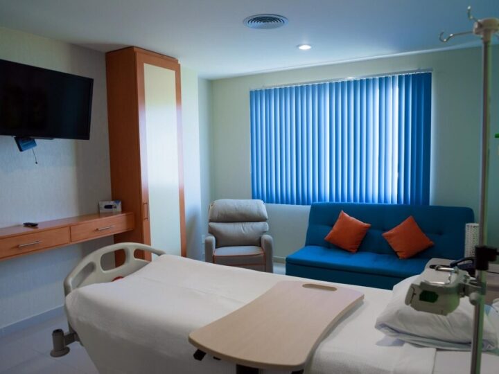 Bezpieczne poruszanie się po Warszawie: Policja i Kolejkowo edukują dzieci