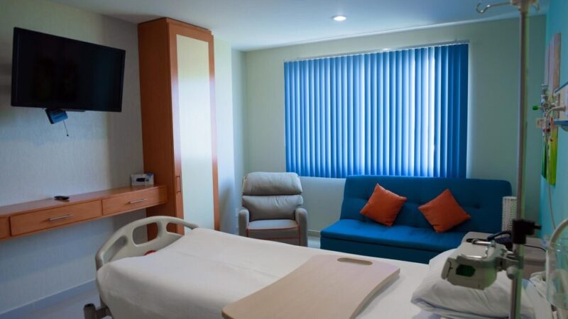 Bezpieczne poruszanie się po Warszawie: Policja i Kolejkowo edukują dzieci