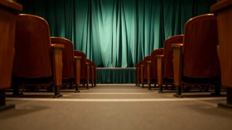 Teatr Kapsl.OK podbija serca widzów spektaklem „Libertyn”!