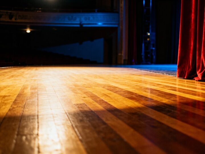 Letnia Scena Teatralna w Powsinie dla całej rodziny!