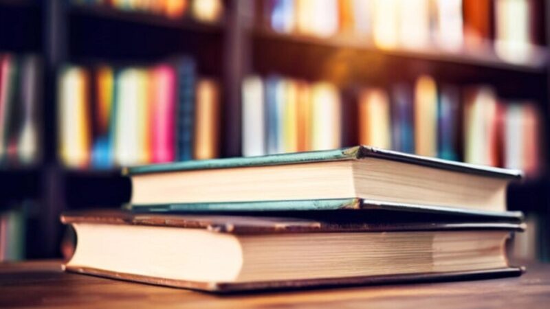 Poezja na Ursynowie: Spotkania „Środek wyrazu” z Kamilem Galusem