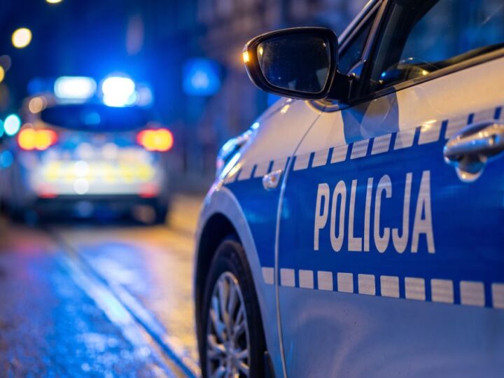 Seniorzy w niebezpieczeństwie: Jak uchronić się przed oszustami?